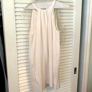 Beautiful white dress - with hidden pockets!